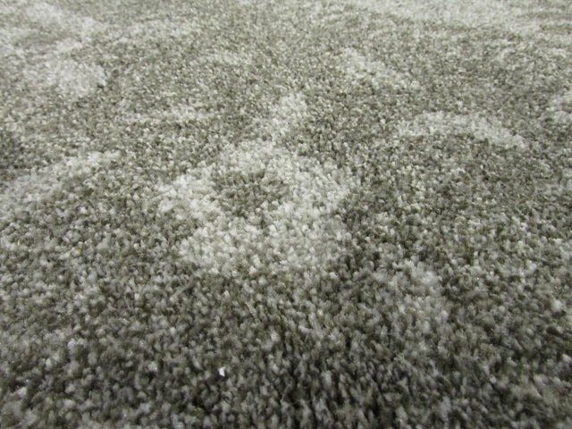 Light Gray 7' 10 x 7' 10 La Jolla Round Area Rug 100% Polypropylene Traditional Pattern Easy Clean Carpet for Living, Dining, Bedroom, Office for Sale at Rug Engine