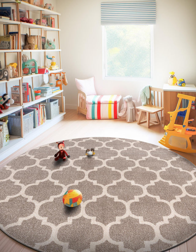 Light Brown 3' 1 x 3' 1 Trellis Round Area Rug