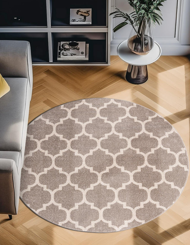 Light Brown 7' 10 x 7' 10 Trellis Round Area Rug