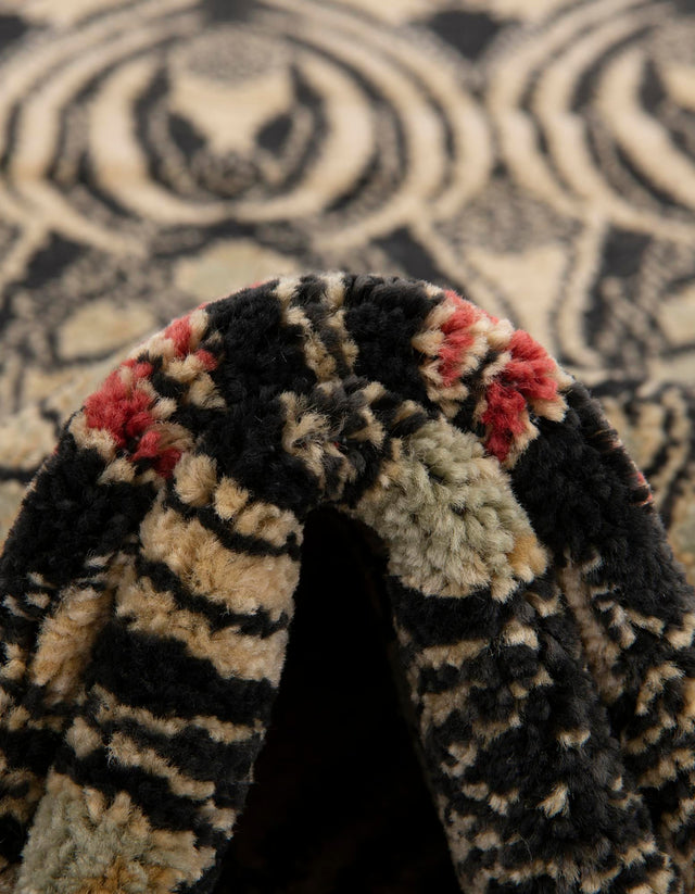 Black 6' 1 x 6' 1 Edinburgh Round Area Rug 100% Polypropylene Easy Clean With Cotton Backing Traditional Classic Design Carpet for Living, Dining Room, Office for Sale at Rug Engine