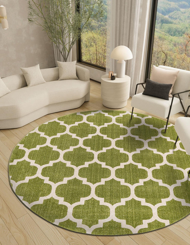 Light Green 7' 10 x 7' 10 Trellis Round Area Rug
