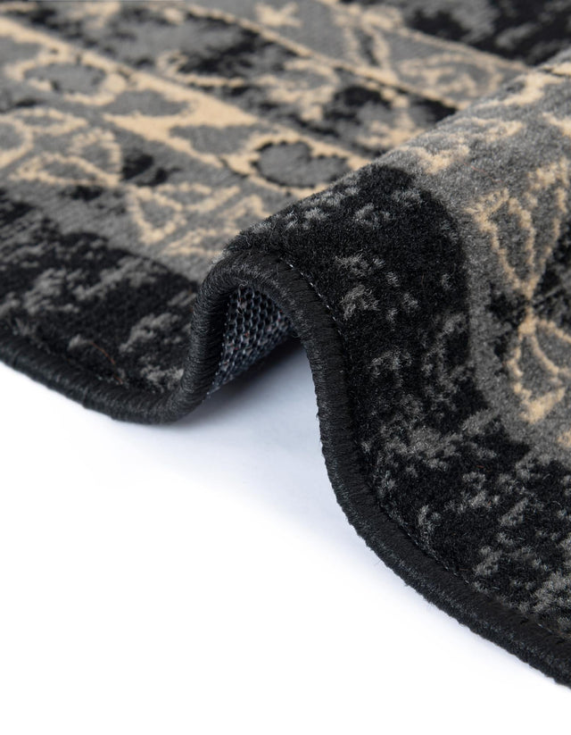 Black 4' 1 x 6' 1 Taftan Rectangle Area Rug