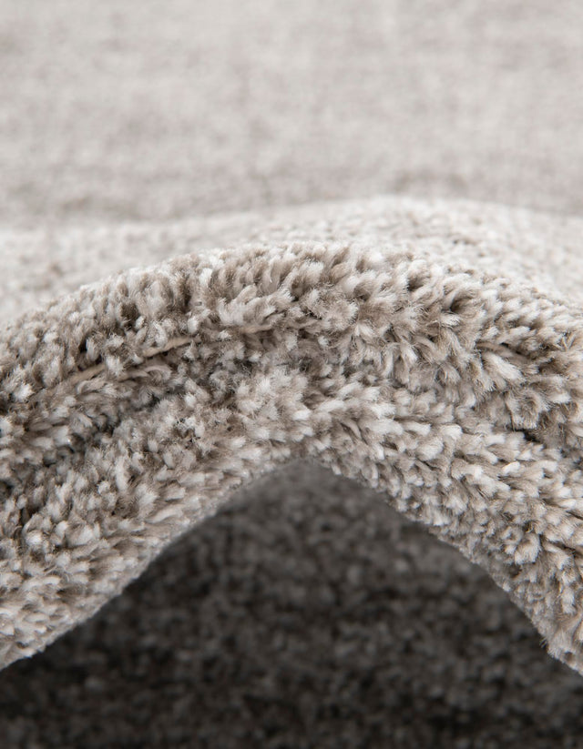 Light Gray 7' 10 x 7' 10 Del Mar Round Area Rug 100% Polypropylene Easy Clean Stain Resistant Vivid Modern Carpet Mat for Home Decor Interior Designing for Sale at Rug Engine
