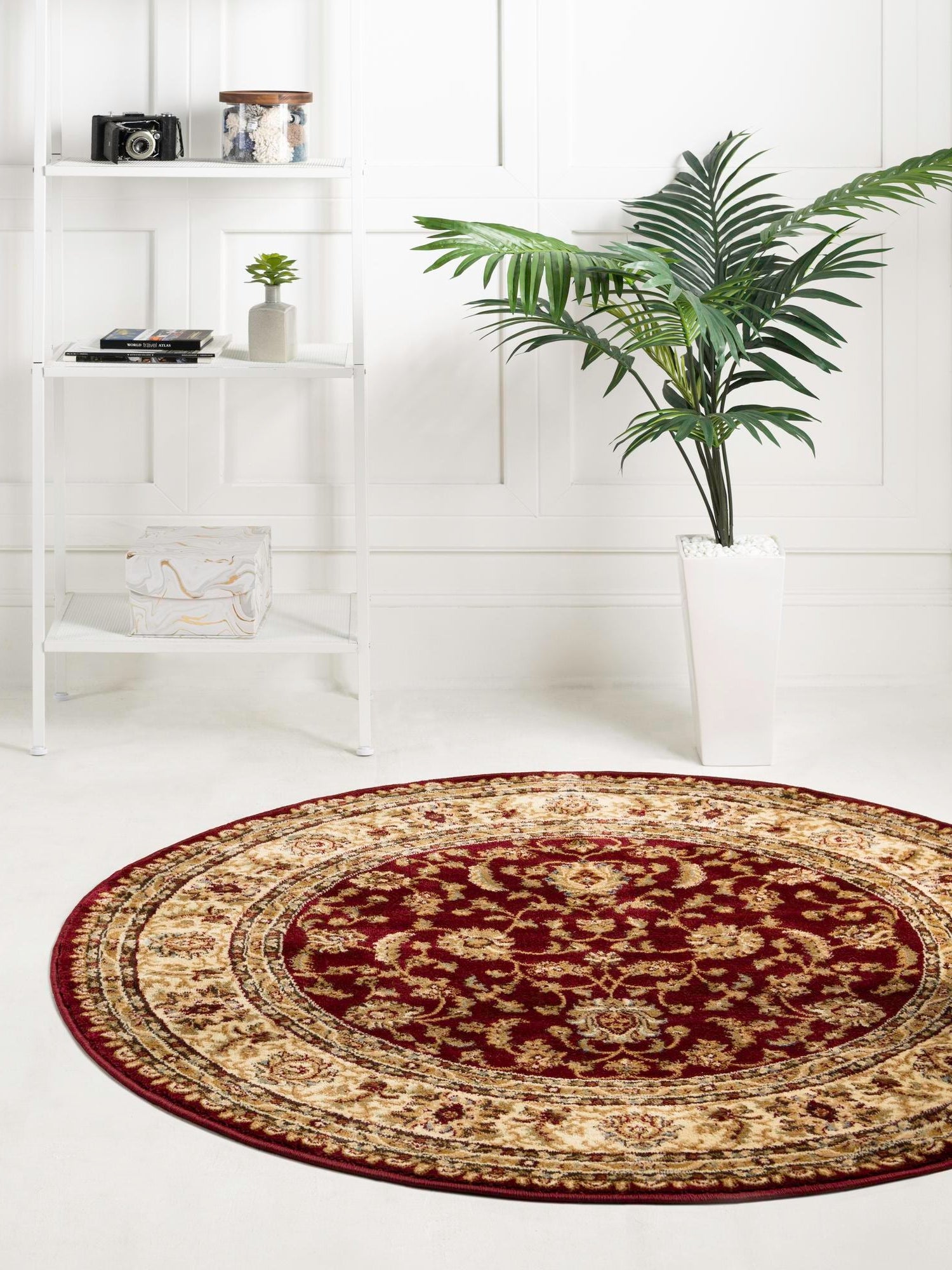 Red 13' 1 x 13' 1 Voyage Round Area Rug
