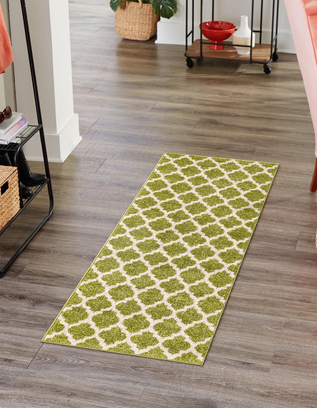 Light Green 2' 7 x 10' Trellis Runner Area Rug