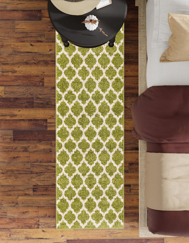 Light Green 2' 7 x 13' 1 Trellis Runner Area Rug