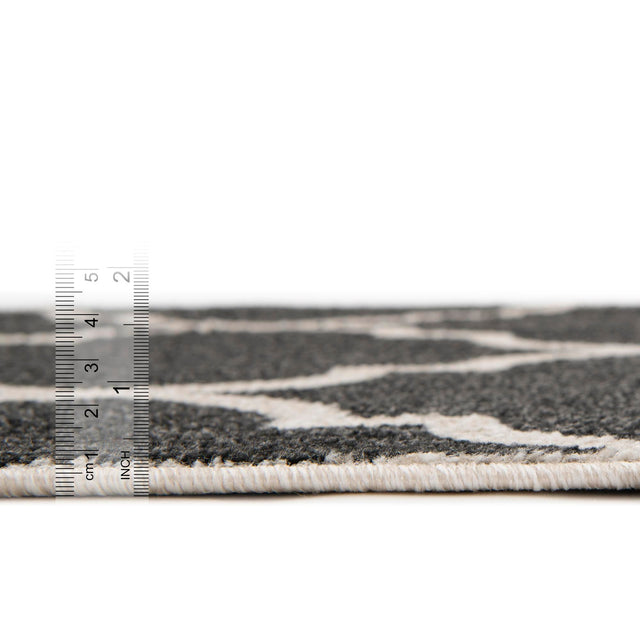 Black and White 2' 7 x 8' Trellis Runner Area Rug