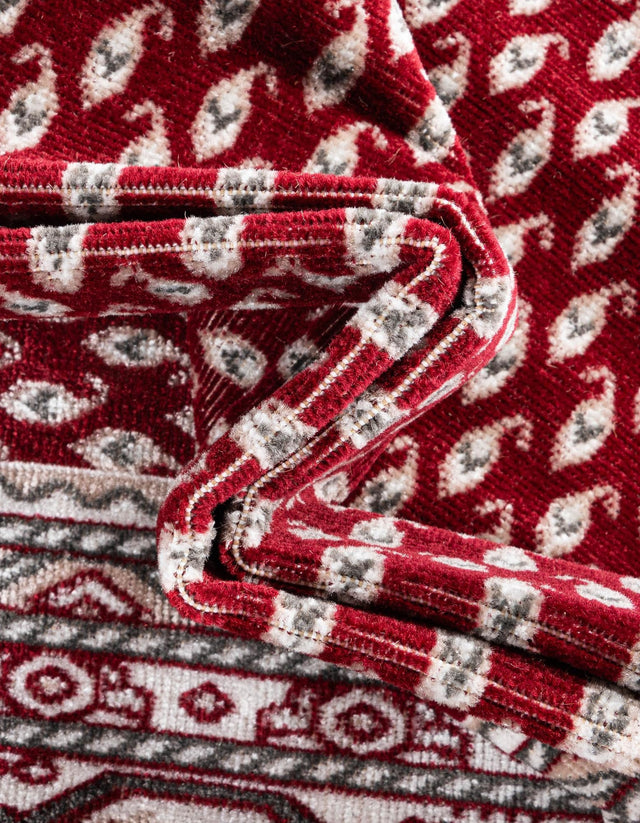 Red 5' 1 x 5' 1 Williamsburg Round Area Rug 100% Polypropylene With Cotton Backing Durable Easy Clean Stain Resistant Carpet for Sale at Rug Engine