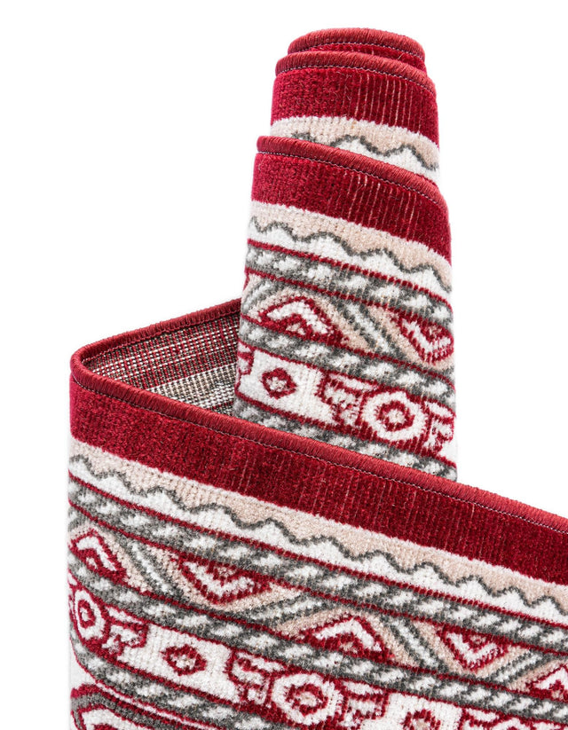 Red 5' 1 x 5' 1 Williamsburg Round Area Rug 100% Polypropylene With Cotton Backing Durable Easy Clean Stain Resistant Carpet for Sale at Rug Engine
