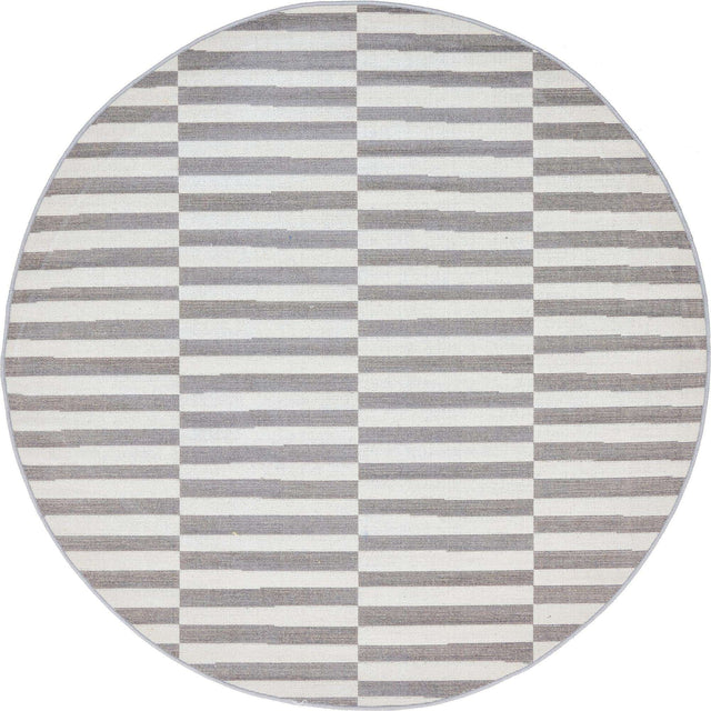 Dark Gray 5' 1 x 5' 1 Williamsburg Round Area Rug 100% Polypropylene With Cotton Backing Durable Easy Clean Stain Resistant Carpet for Sale at Rug Engine