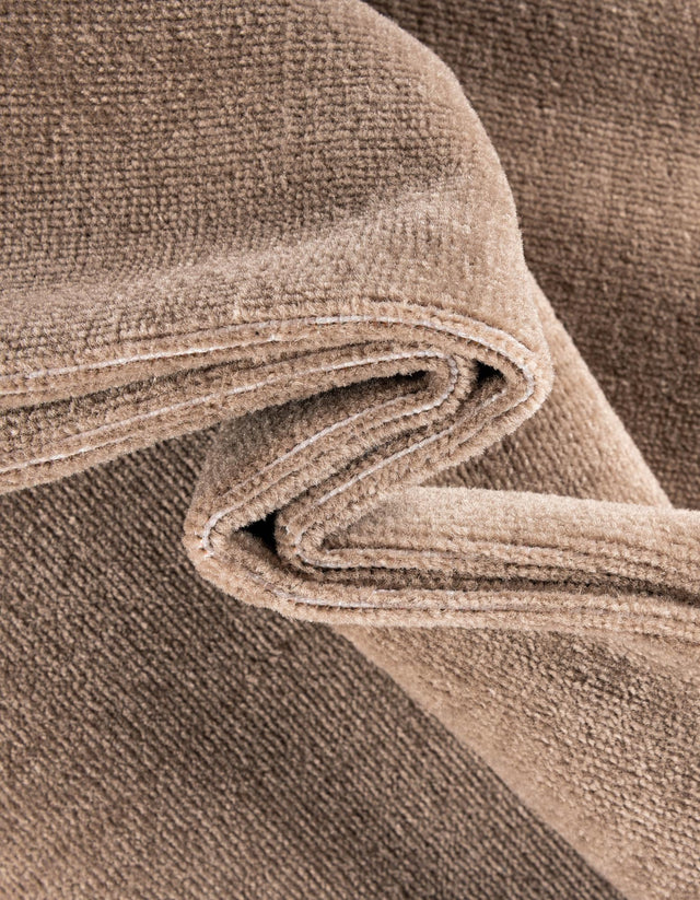 Light Brown 6' 1 x 9' Williamsburg Rectangle Area Rug