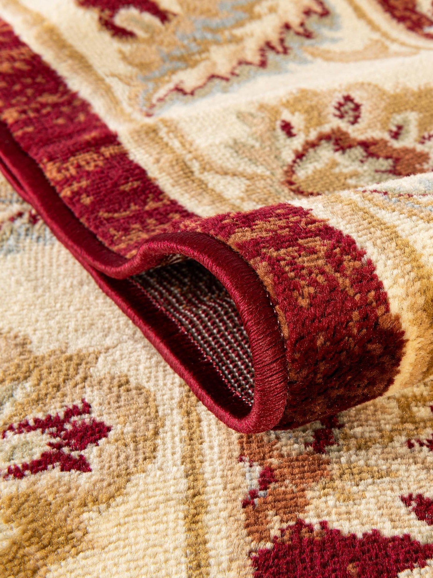 Red 4' 1 x 4' 1 Voyage Square Area Rug