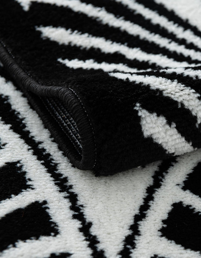 Black 4' 1 x 6' 1 Metro Rectangle Area Rug 100% Polypropylene Abstract Modern Easy Clean Carpet for Living Room, Dining, Bedrooms for Sale at Rug Engine