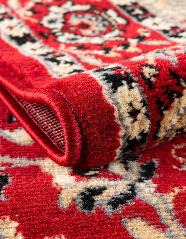 Red 7' 10 x 7' 10 Sialk Hill Round Area Rug