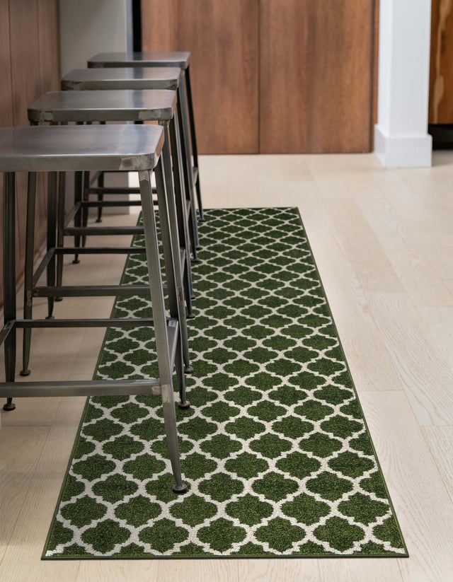 Dark Green 2' 7 x 10' Trellis Runner Area Rug