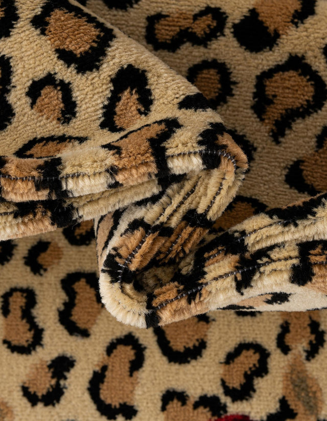 Cream 7' 10 x 7' 10 Wildlife Round Area Rug Animal Print Safari Jungle Inspired Carpet for Unique Modern Interior Design for Sale at Rug Engine