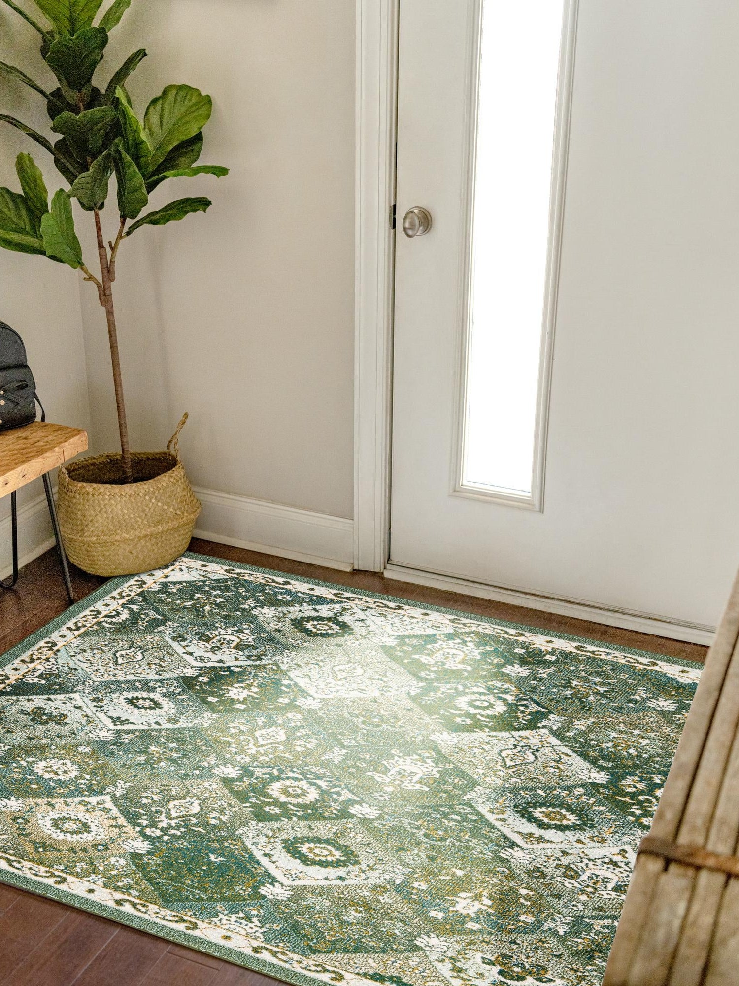 Green 7' 10 x 7' 10 Penrose Square Area Rug