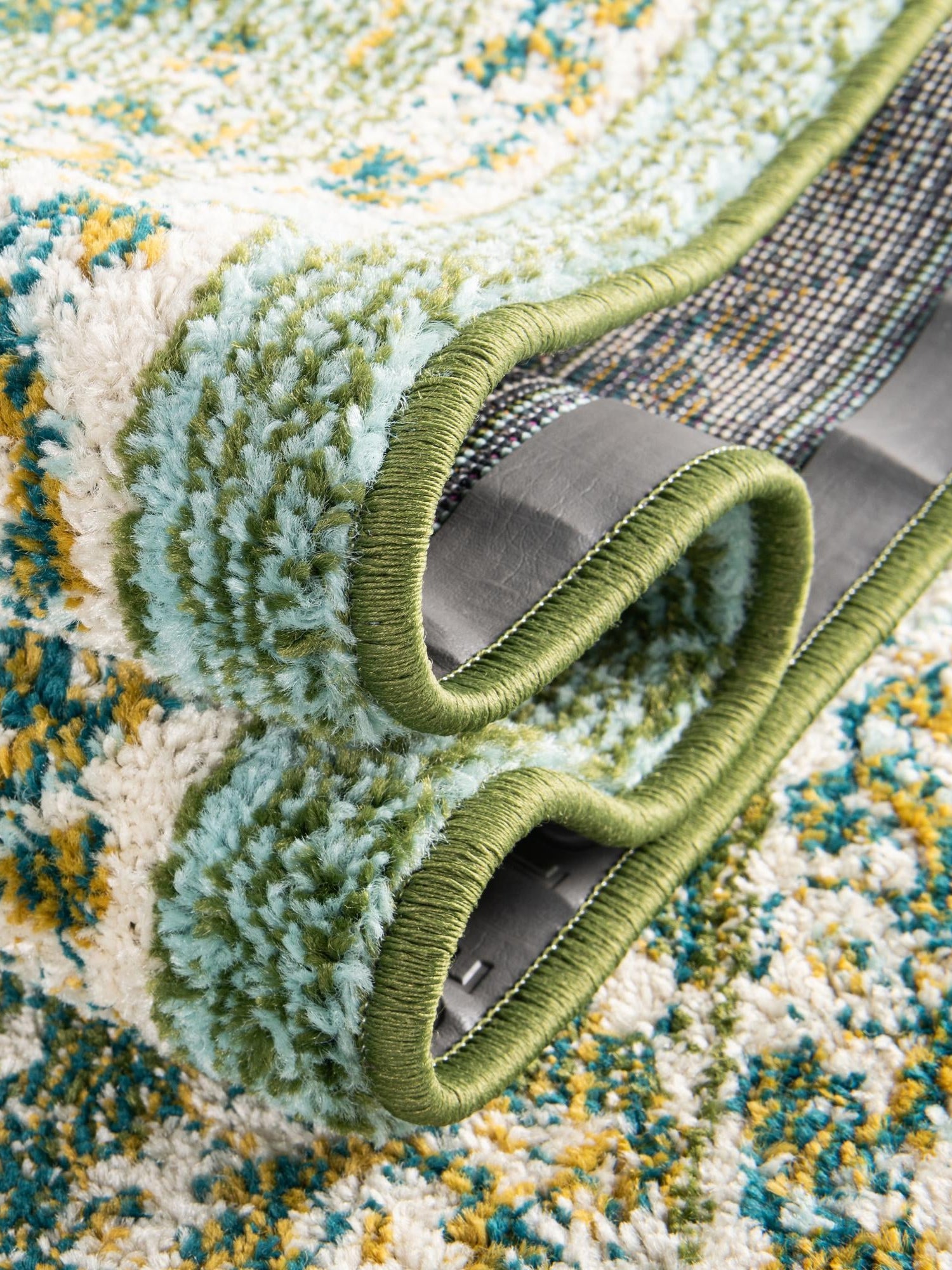 Green 7' 10 x 7' 10 Penrose Round Area Rug
