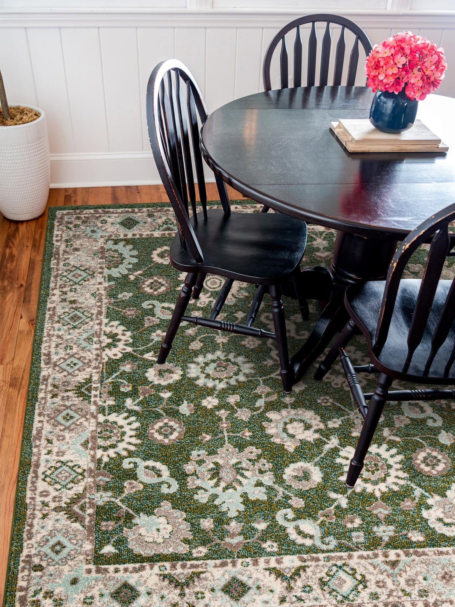 Green 7' 10 x 7' 10 Penrose Square Area Rug