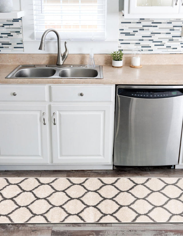 Ivory 2' x 6' 1 Trellis Frieze Runner Area Rug