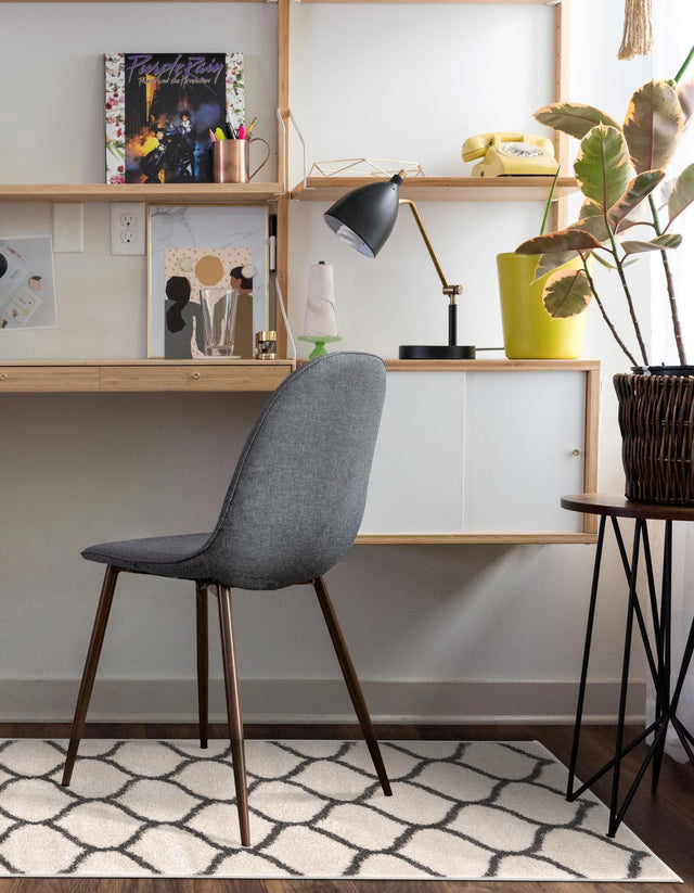 Ivory 2' x 6' 1 Trellis Frieze Runner Area Rug