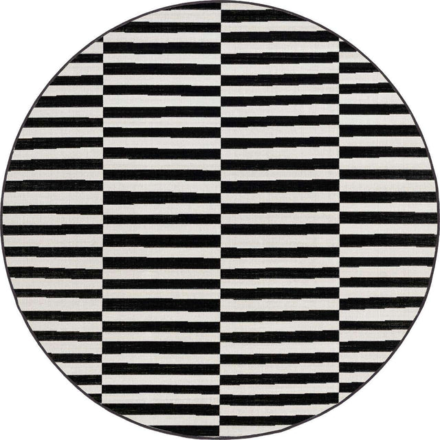 Black 3' 7 x 3' 7 Williamsburg Round Area Rug 100% Polypropylene With Cotton Backing Durable Easy Clean Stain Resistant Carpet for Sale at Rug Engine