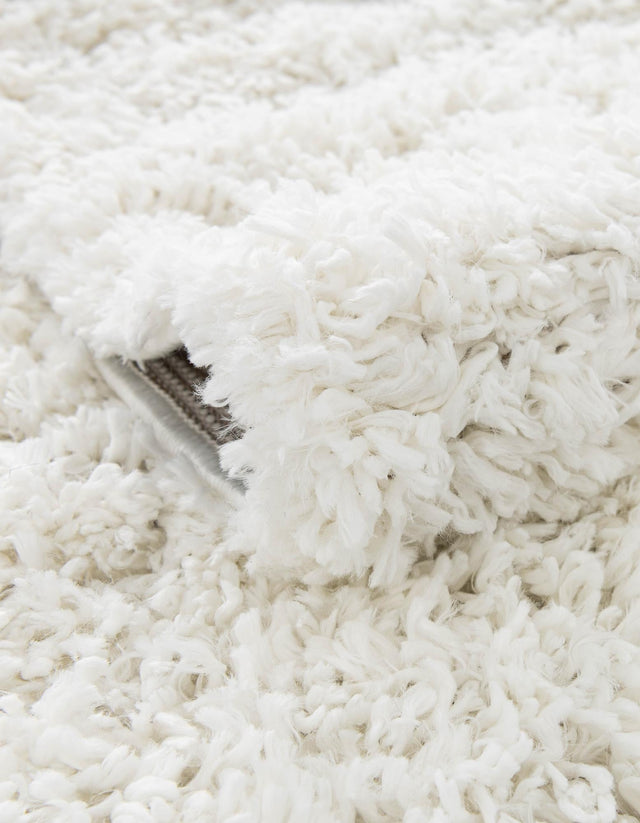 White 6' 1 x 6' 1 Davos Shag Round Area Rug Thick Soft Touch Fluffy & Plush Shaggy Pile 100% Polypropylene Carpet for Living Dining Bedrooms Office for Sale at Rug Engine