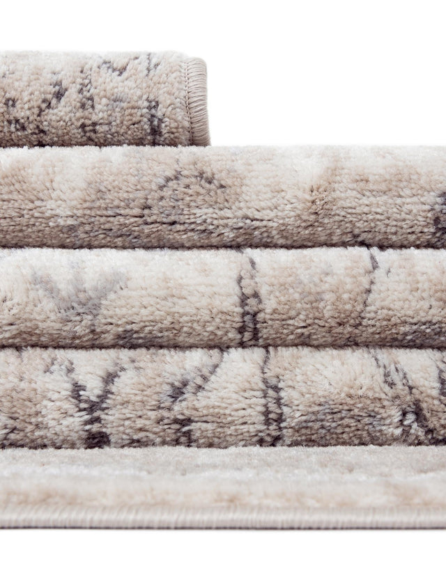 Ivory 7' 10 x 7' 10 Portland Round Area Rug 85% Polypropylene & 15% Polyester Vintage Distressed Traditional Carpet for Home Decor for Sale at Rug Engine