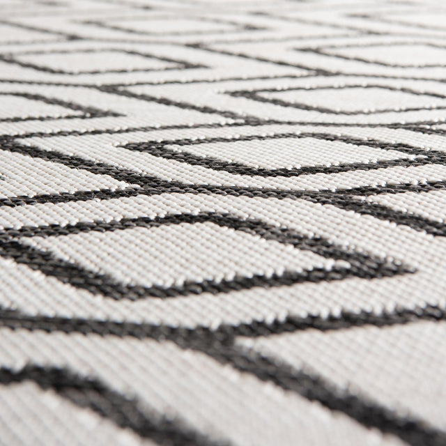 Ivory 4' 1 x 4' 1 Jill Zarin Outdoor Round Area Rug Weather Resistant for Patio, Deck, Terrace, Balcony, Porch Durable 100% Polypropylene Carpet for Outside for Sale at Rug Engine