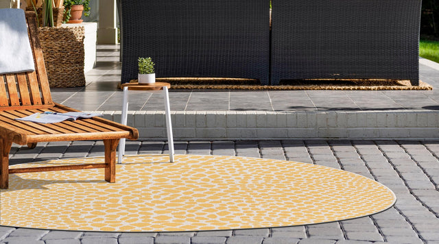 Yellow Ivory 4' 1 x 4' 1 Jill Zarin Outdoor Round Area Rug Weather Resistant for Patio, Deck, Terrace, Balcony, Porch Durable 100% Polypropylene Carpet for Outside for Sale at Rug Engine