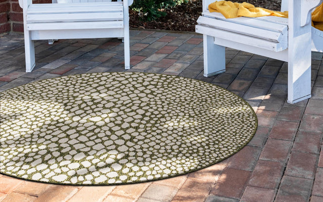 Green 4' 1 x 4' 1 Jill Zarin Outdoor Round Area Rug Weather Resistant for Patio, Deck, Terrace, Balcony, Porch Durable 100% Polypropylene Carpet for Outside for Sale at Rug Engine
