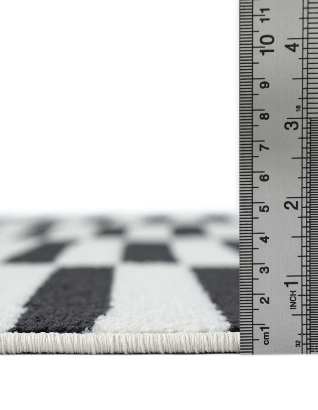 Black 7' 10 x 7' 10 Williamsburg Square Area Rug 100% Polypropylene With Cotton Backing Durable Easy Clean Stain Resistant Carpet for Sale at Rug Engine