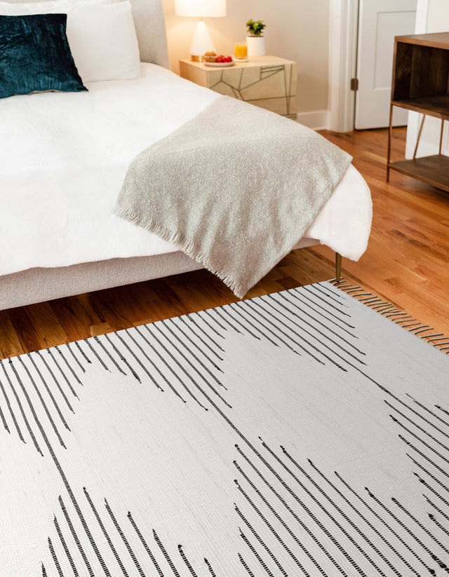 White 4' 1 x 6' 1 Chindi Cotton Rectangle Area Rug Interior Design Home Decor Carpet Mat for Sale at Rug Engine