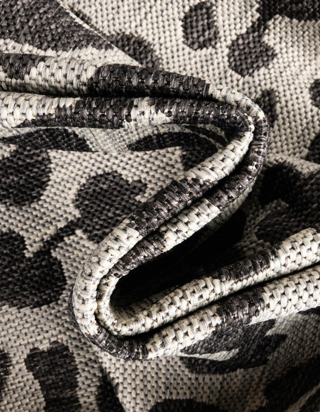 Light Gray 7' 10 x 7' 10 Outdoor Safari Octagon Area Rug Weather Resistant for Patio, Deck, Terrace, Balcony, Porch Animal Print Wildlife Nature Carpet for Sale at Rug Engine