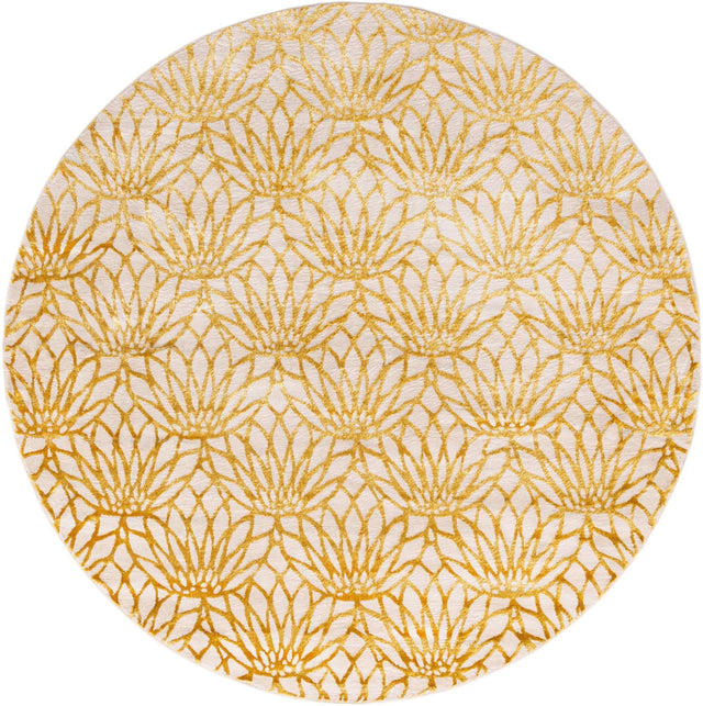 White Gold 7' 10 x 7' 10 Marilyn Monroe Glam Round Area Rug 70% Polypropylene & 30% Polyester Vivid Geometric Modern Carpet for Interior Home Decor for Sale at Rug Engine