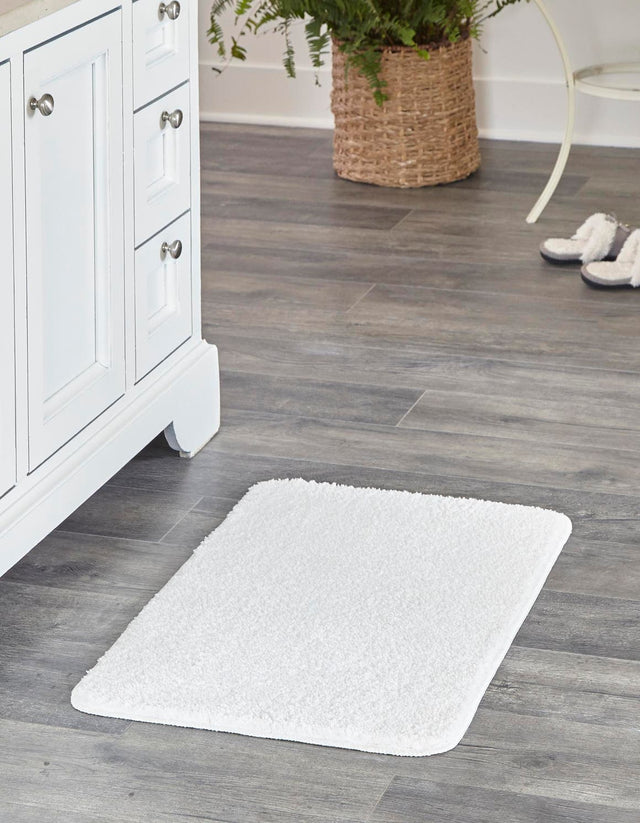 Snow White 1' 8 x 2' 7 Bano Everyday Bath Mat Soft & Plush Water Absorbing Accent Area Rug for Sale at Rug Engine
