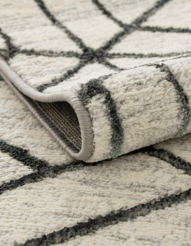 White 5' 3 x 5' 3 Matrix Trellis Octagon Area Rug 100% Polyester Geometric Pattern Modern Carpet for Living, Dining, Bedroom, Office for Sale at Rug Engine