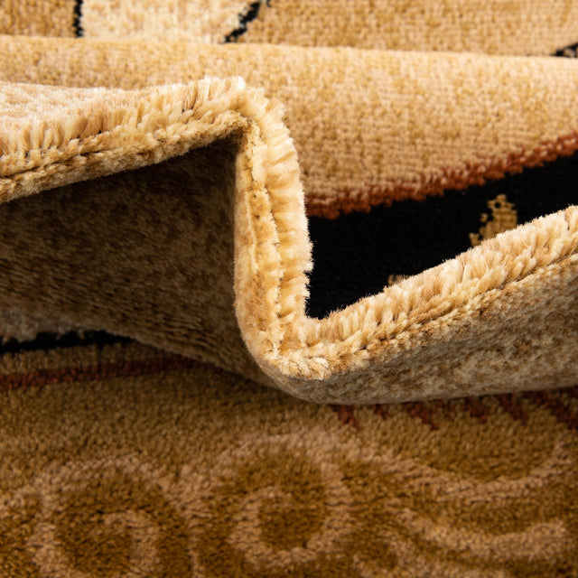 Ivory Brown 7' 10 x 7' 10 Pioneer Square Area Rug