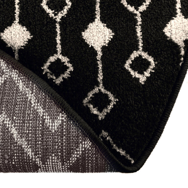 Black and White 5' 3 x 8' Tribal Trellis Oval Area Rug Geometric Southwestern Inspired Durable Carpet for Home Interior Design for Sale at Rug Engine