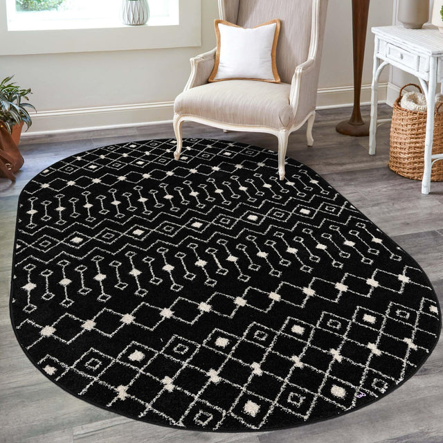 Black and White 5' 3 x 8' Tribal Trellis Oval Area Rug Geometric Southwestern Inspired Durable Carpet for Home Interior Design for Sale at Rug Engine