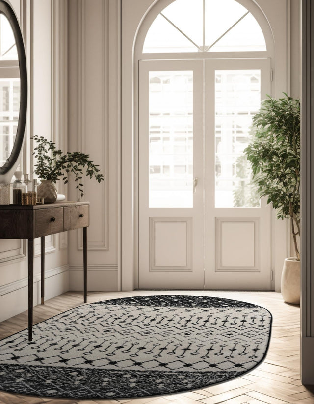 Black and White 5' 3 x 8' Tribal Trellis Oval Area Rug Geometric Southwestern Inspired Durable Carpet for Home Interior Design for Sale at Rug Engine