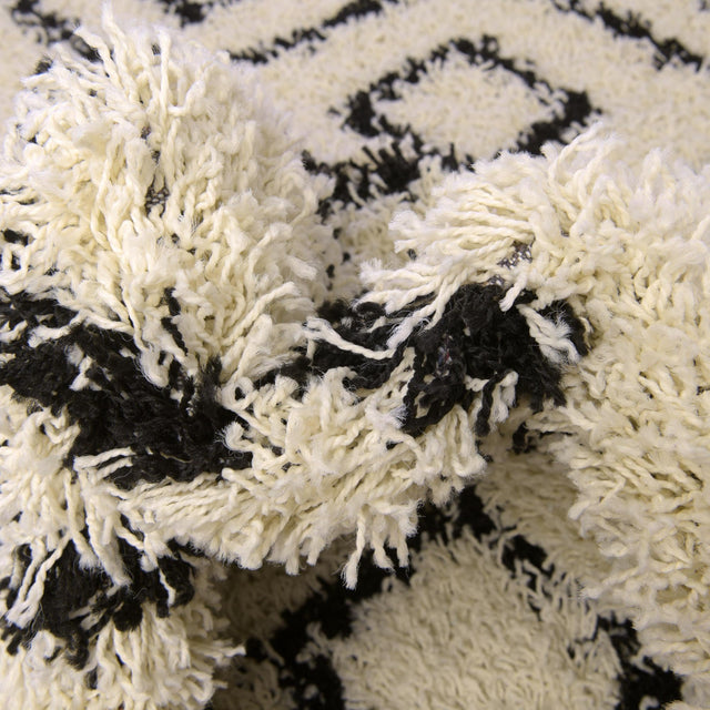 White and Black 7' 10 x 7' 10 Trellis Shag Round Area Rug Thick Soft Touch Fluffy & Plush Shaggy Pile Geometric Modern Unique Carpet for Home Interior Design for Sale at Rug Engine