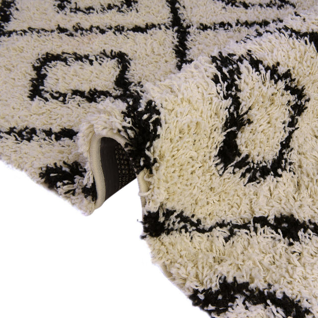White and Black 7' 10 x 7' 10 Trellis Shag Round Area Rug Thick Soft Touch Fluffy & Plush Shaggy Pile Geometric Modern Unique Carpet for Home Interior Design for Sale at Rug Engine