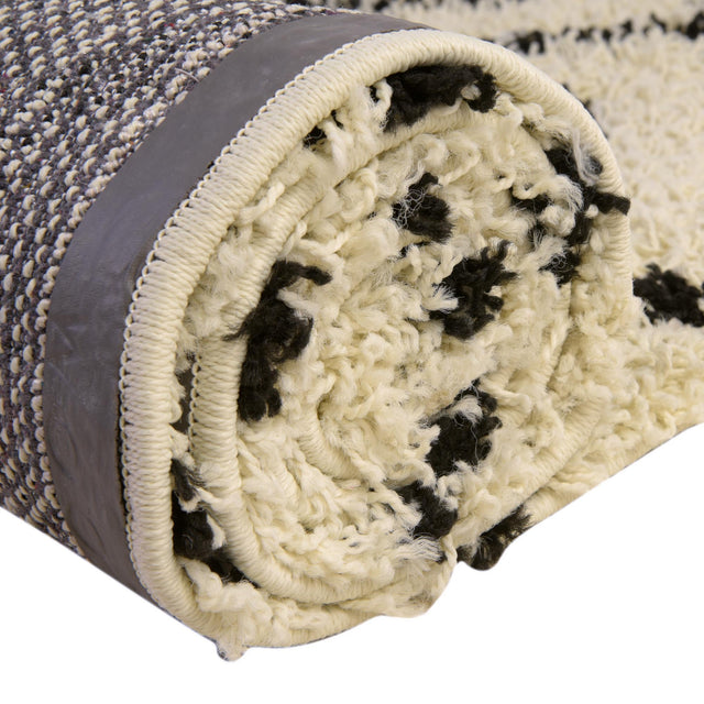 White and Black 7' 10 x 7' 10 Trellis Shag Round Area Rug Thick Soft Touch Fluffy & Plush Shaggy Pile Geometric Modern Unique Carpet for Home Interior Design for Sale at Rug Engine