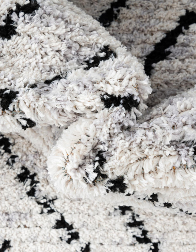 Black and White 7' 10 x 7' 10 Tagine Octagon Area Rug Durable 100% Polyester Modern Unique Easy Clean Carpet for Indoor Home Decor for Sale at Rug Engine