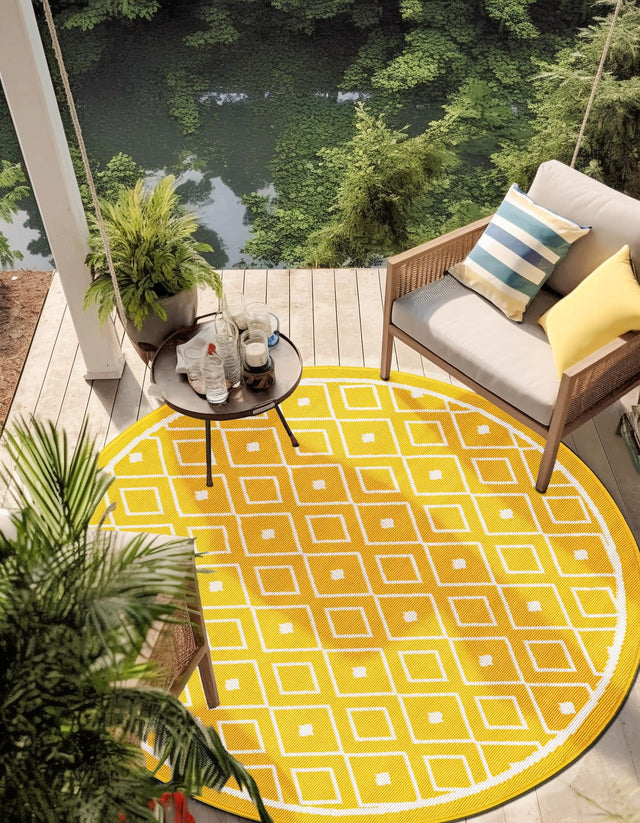Yellow 4' 1 x 4' 1 Outdoor Trellis Round Area Rug Weather Resistant for Patio, Deck, Terrace, Balcony, Porch Geometric Design Water Safe Outside Carpet for Sale at Rug Engine