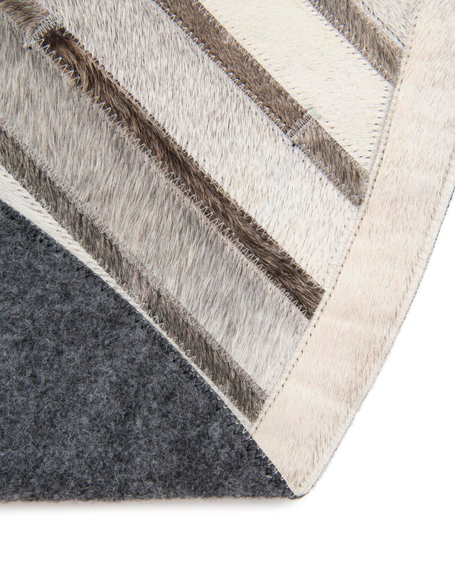 Authentic Luxury Gray Ivory 4' 1 x 4' 1 Cowhide Leather Round Area Rug Modern Interior Design 100% Real Natural Cowhide Carpet for Designer Home Decor for Sale at Rug Engine