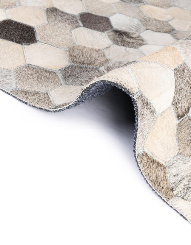 Authentic Luxury Ivory Gray 4' 1 x 4' 1 Cowhide Leather Round Area Rug Modern Interior Design 100% Real Natural Cowhide Carpet for Designer Home Decor for Sale at Rug Engine