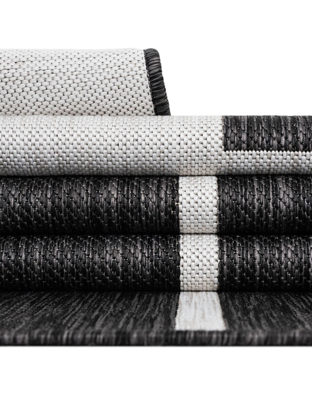 Black and White 7' 10 x 7' 10 Outdoor Modern Round Area Rug Weather Resistant for Patio, Deck, Terrace, Balcony, Porch 100% Polypropylene Modern Outside Carpet for Sale at Rug Engine