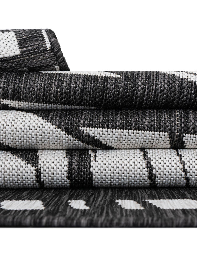 Black and White 7' 10 x 7' 10 Outdoor Modern Round Area Rug Weather Resistant for Patio, Deck, Terrace, Balcony, Porch 100% Polypropylene Modern Outside Carpet for Sale at Rug Engine